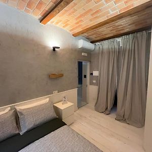 Camera grande con letto king size